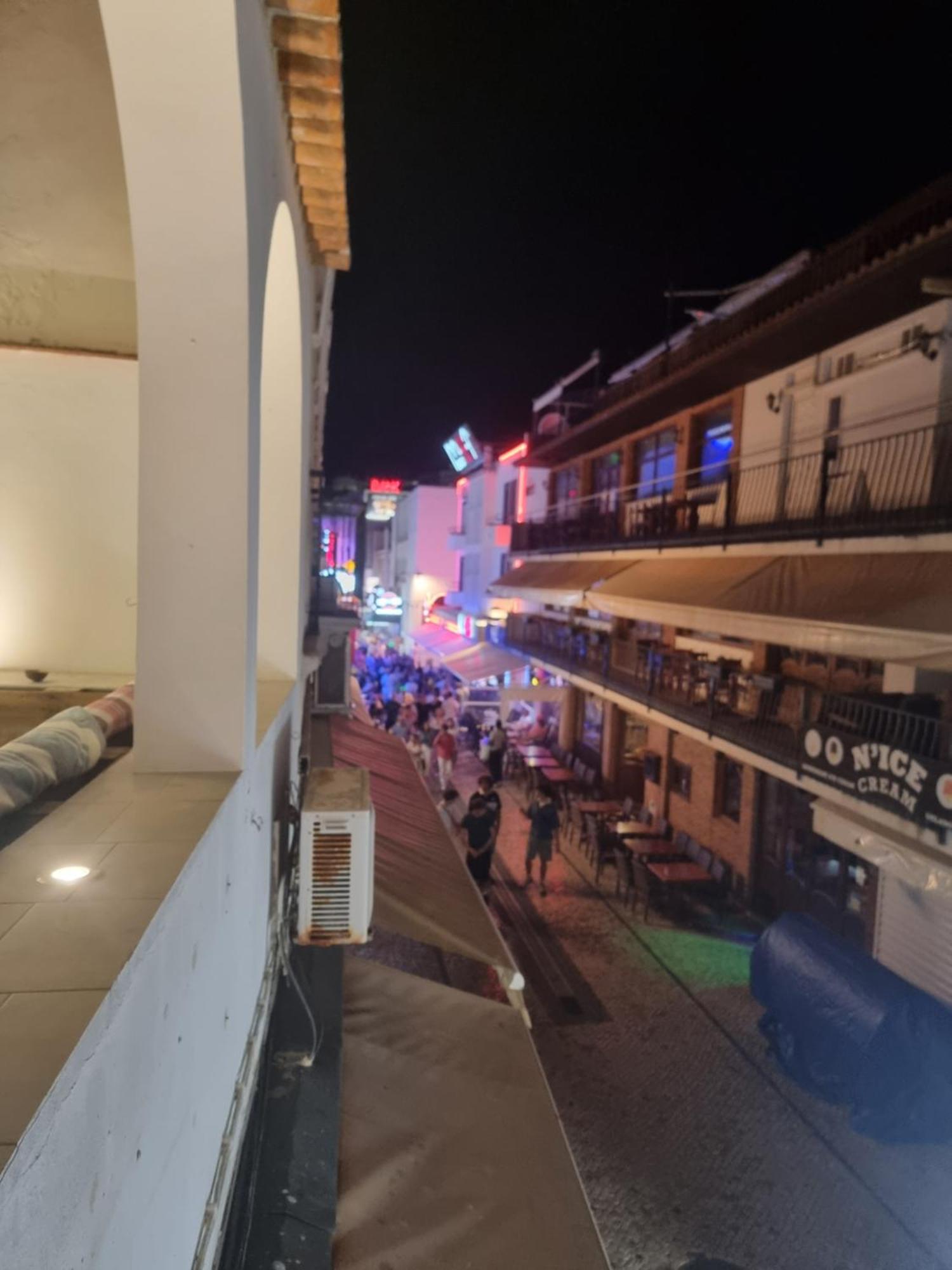 Wonder Charm Guesthouse Αλμπουφέιρα Εξωτερικό φωτογραφία