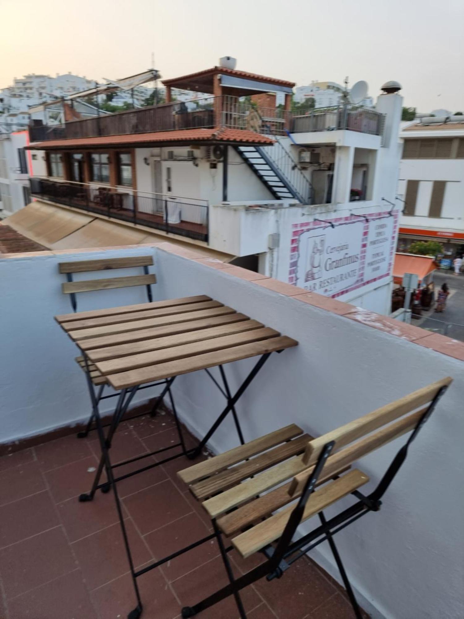 Wonder Charm Guesthouse Αλμπουφέιρα Δωμάτιο φωτογραφία