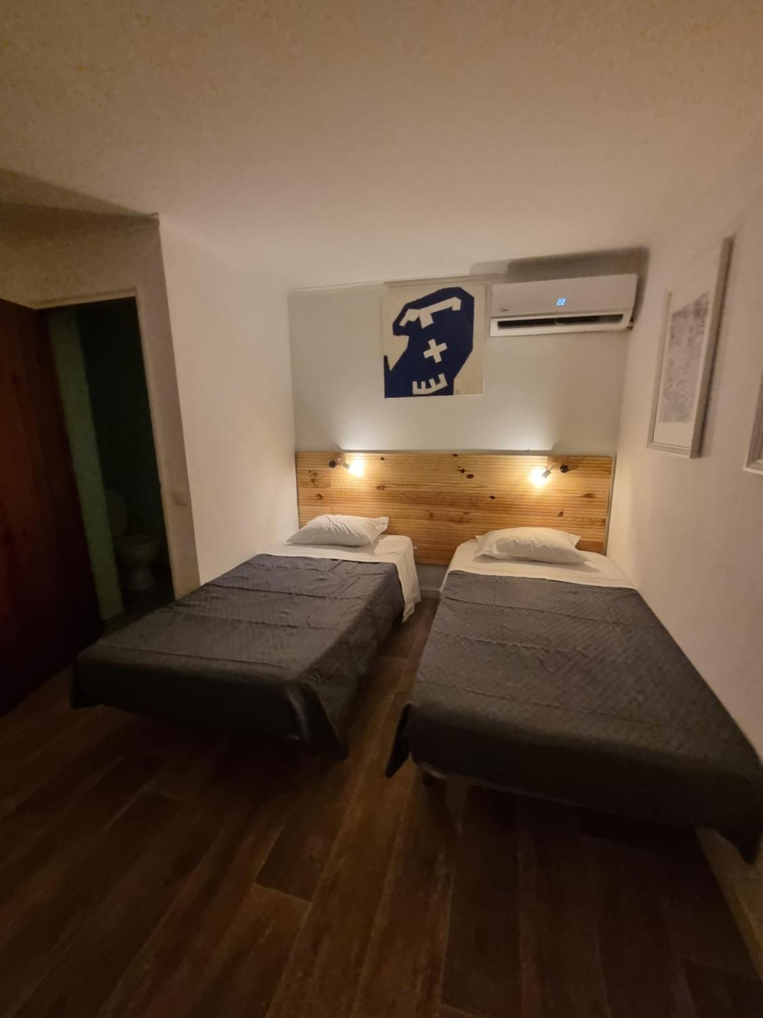 Wonder Charm Guesthouse Αλμπουφέιρα Δωμάτιο φωτογραφία