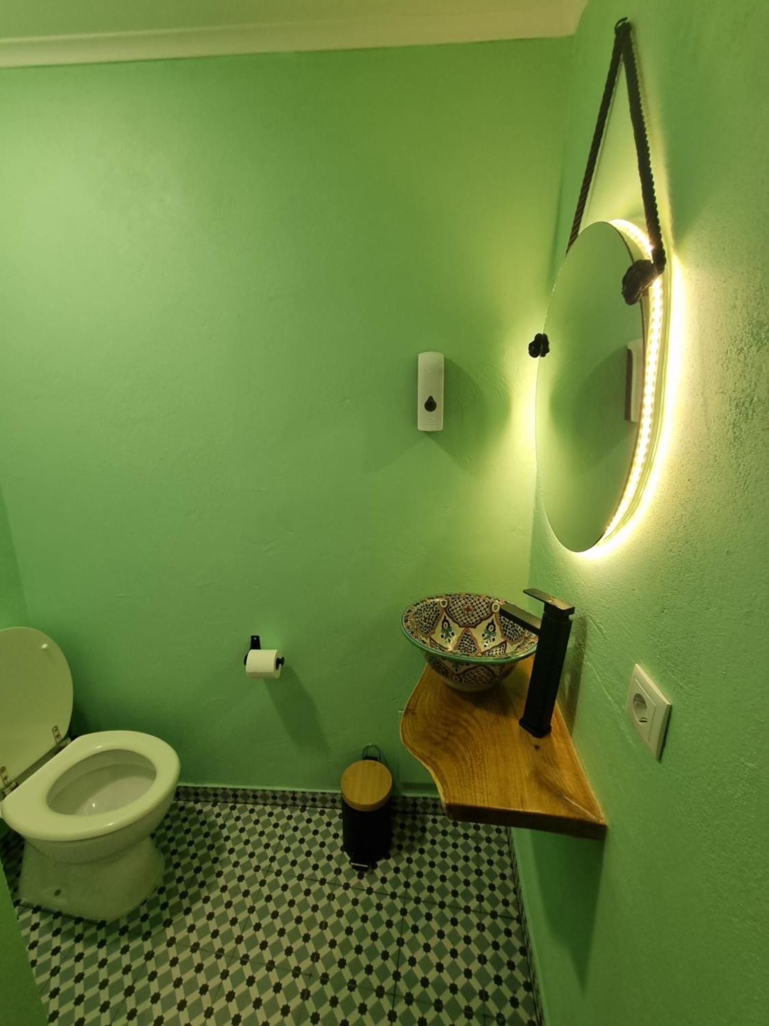 Wonder Charm Guesthouse Αλμπουφέιρα Δωμάτιο φωτογραφία