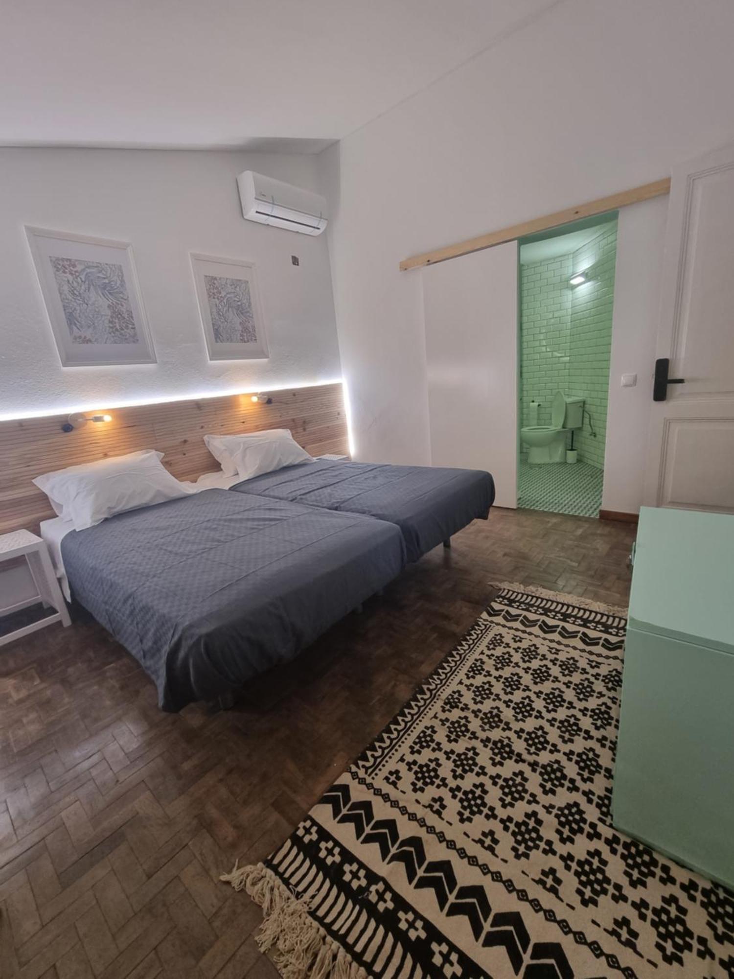 Wonder Charm Guesthouse Αλμπουφέιρα Δωμάτιο φωτογραφία