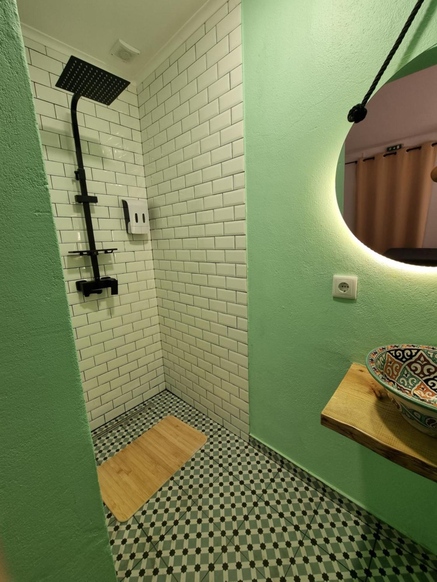 Wonder Charm Guesthouse Αλμπουφέιρα Δωμάτιο φωτογραφία